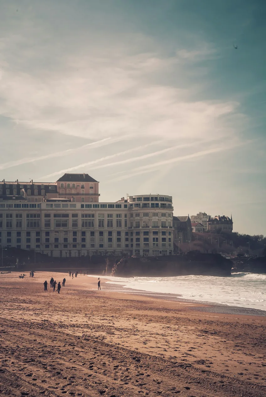 Biarritz, la Grande Plage et ses vagues atlantiques