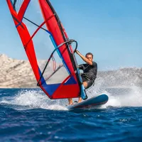 Planche à voile sous le vent
