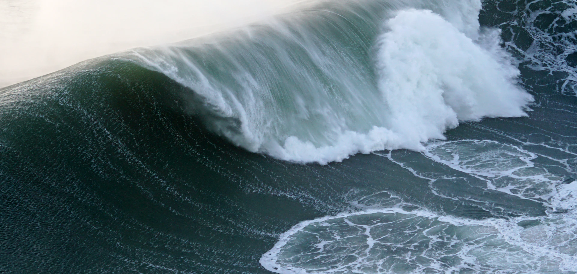 Vagues à Praia do Norte, Nazaré