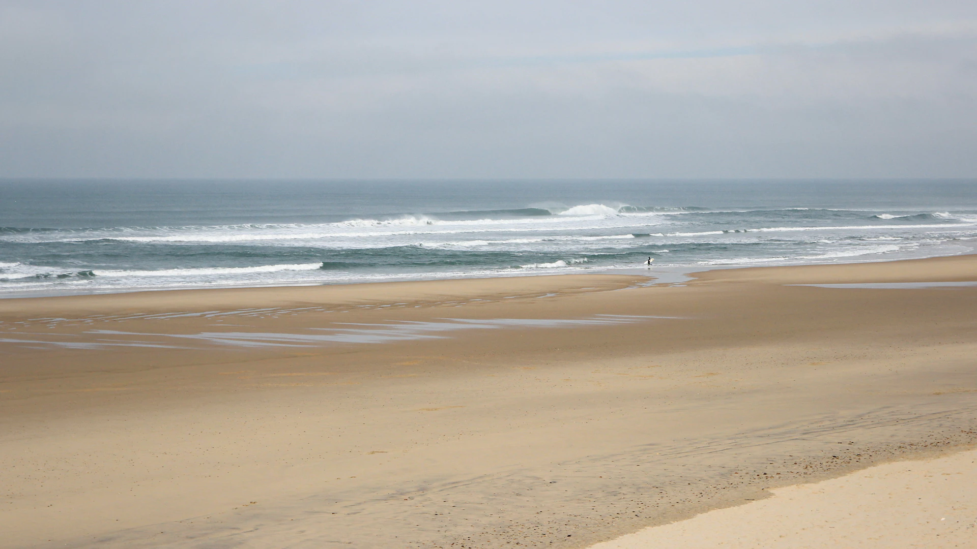 Plage et vagues à Soulac-sur-Mer